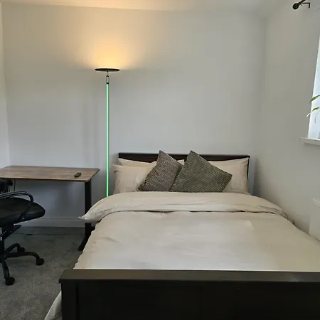 Heathrow, Hounslow, Beautiful Modern Home